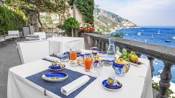 Colazione completa inclusa, servita tutte le mattine
