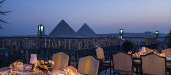 Pyramids Plaza Hotel