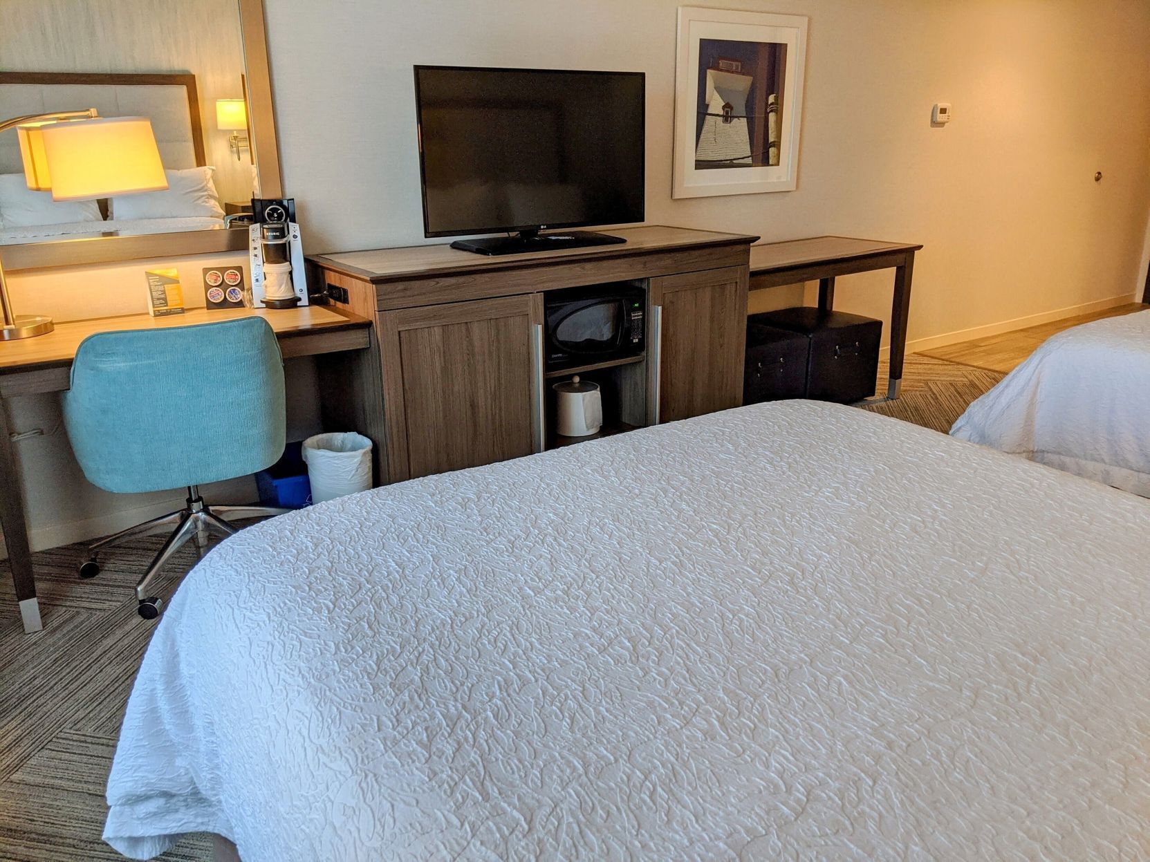 Safe på rommet, barnesenger (inkludert) og sengetøy