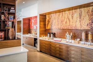 Free daily continental breakfast