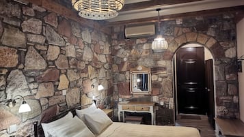 Premium bedding, minibar, individually decorated, blackout curtains