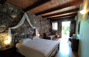 Premium bedding, minibar, individually decorated, blackout curtains