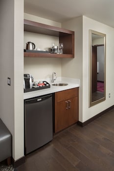 Enjoy a convenient kitchenette with a coffee maker, kettle, toaster, and dishwasher. at Parkwest Bicycle Casino