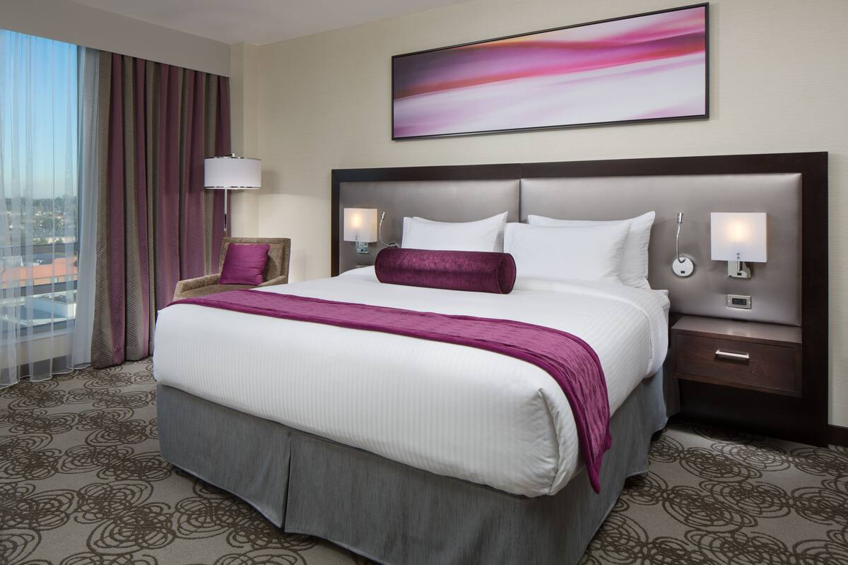 Premium bedding, pillow-top beds, in-room safe, desk