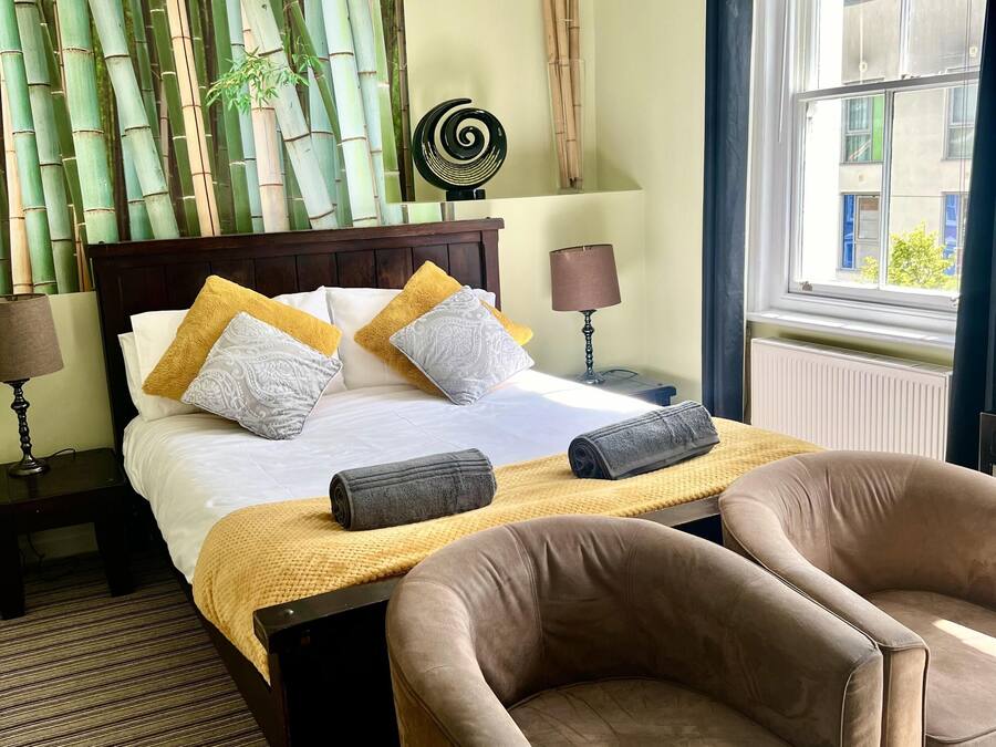 Superior Double Room, 1 King Bed | Premium bedding, individually furnished, blackout drapes