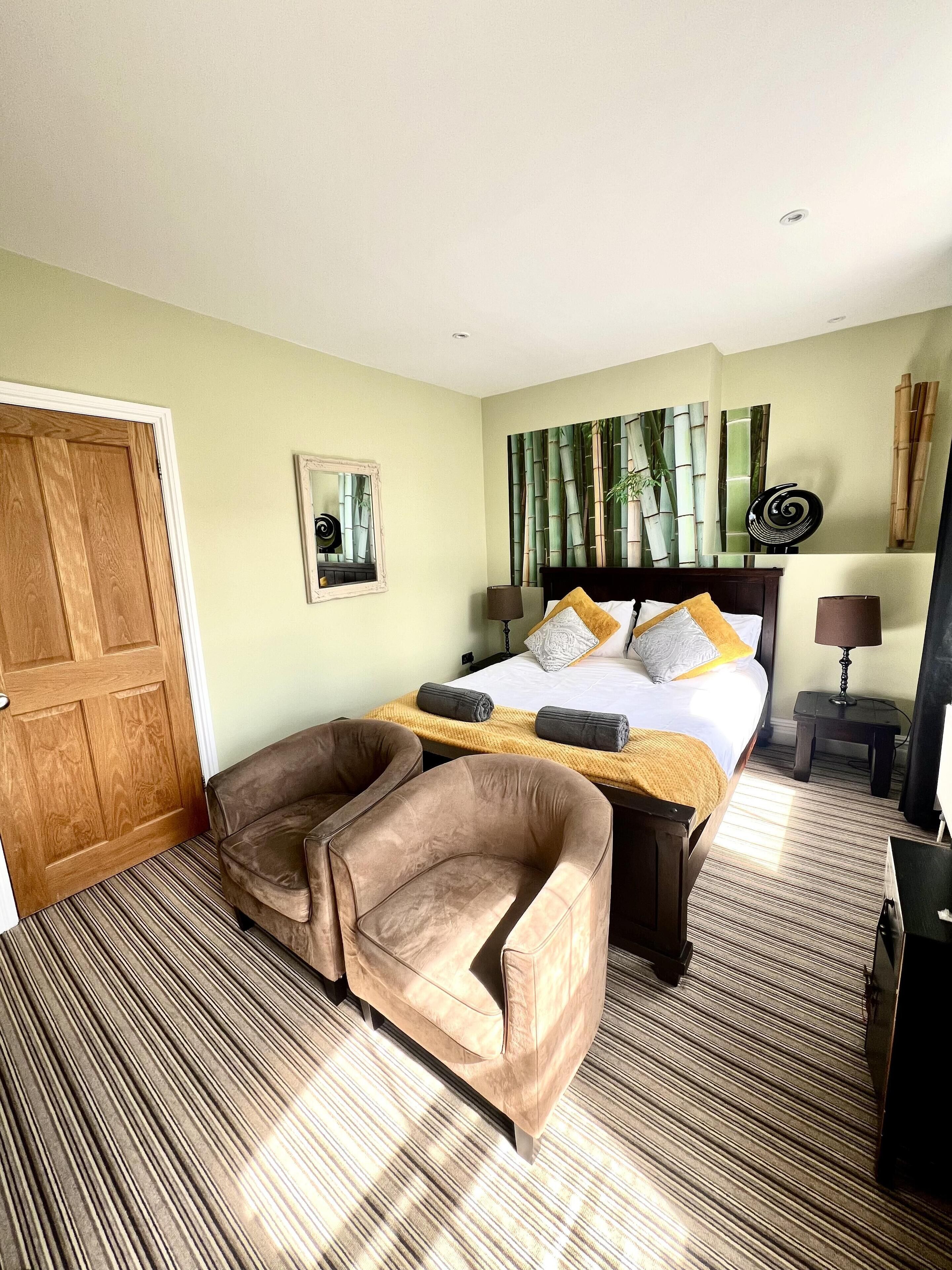 Superior-Doppelzimmer, 1 King-Bett | Hochwertige Bettwaren, individuell eingerichtet, Verdunkelungsvorhänge