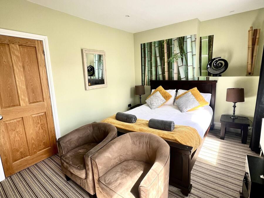 Chambre Double Supérieure, 1 très grand lit | Literie de qualité supérieure, ameublement personnalisé