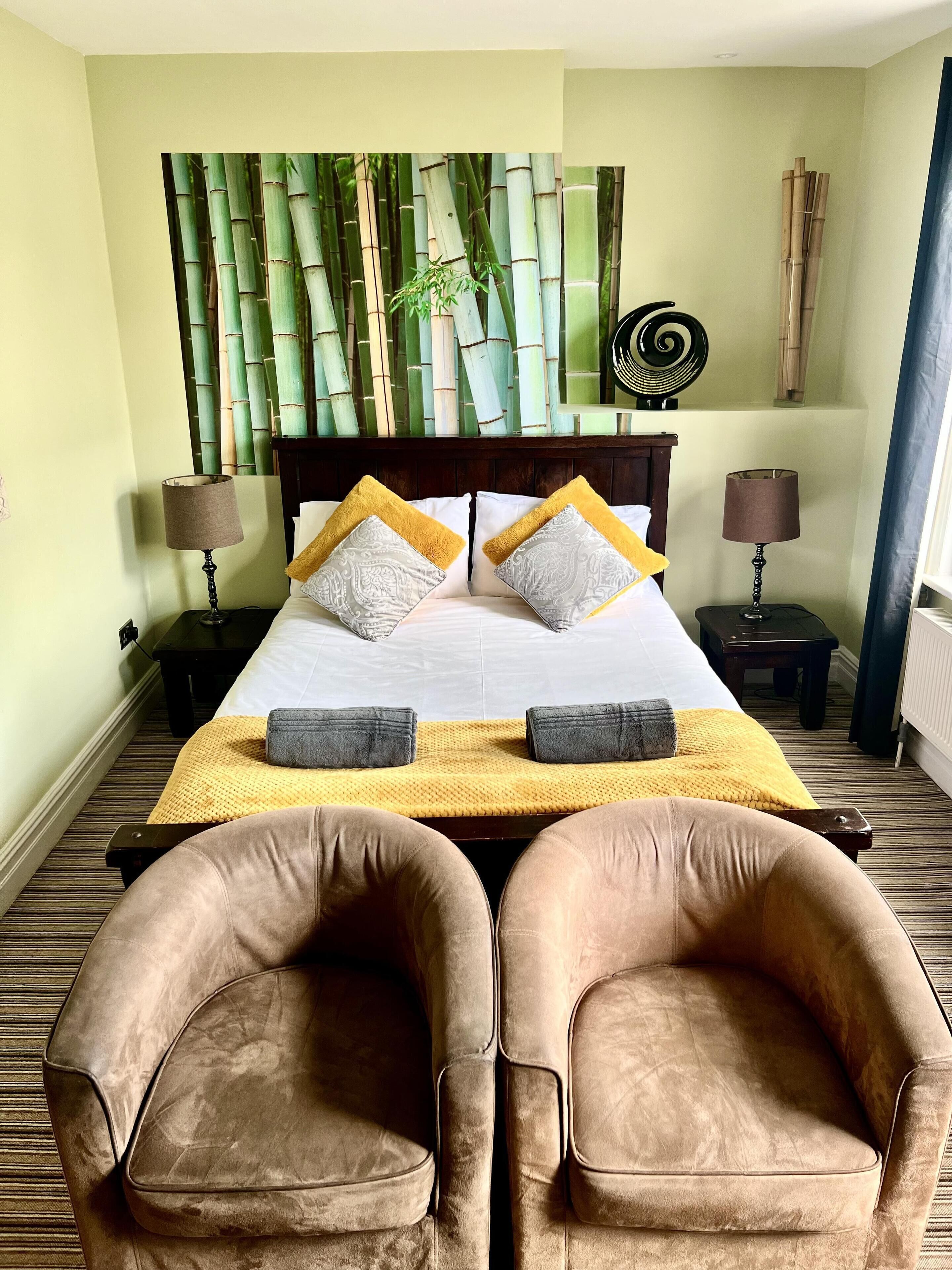 Superior Double Room, 1 King Bed | Premium bedding, individually furnished, blackout drapes