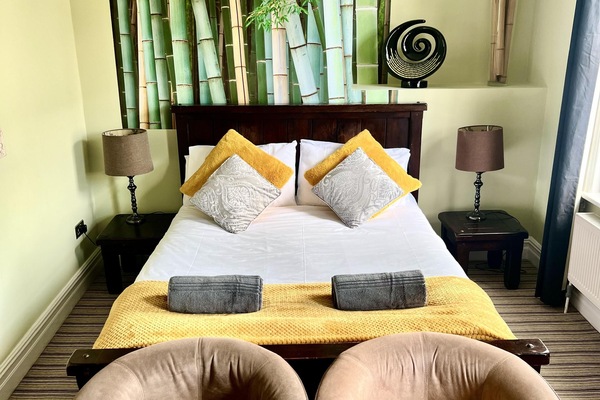Superior Double Room, 1 King Bed | Premium bedding, individually furnished, blackout drapes