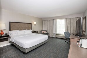 In-room safe, desk, laptop workspace, iron/ironing board - Hampton Inn & Suites Cincinnati / Kenwood (Cincinnati)