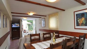 Romantisches Apartment, 1 Schlafzimmer, Terrasse, Gartenblick | Wohnzimmer