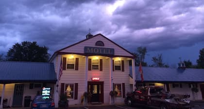 Colonial Valley Motel
