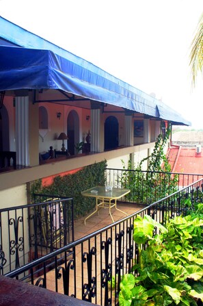 Terrace/patio - Hotel Los Balcones Leon (León)