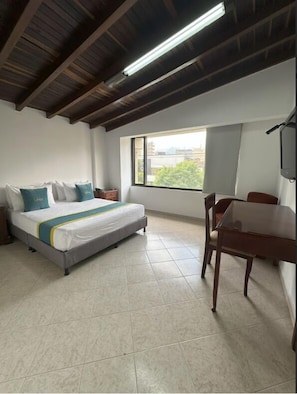 Habitació doble estàndard | Llençols de cotó egipci, roba de llit d'alta qualitat i minibar 