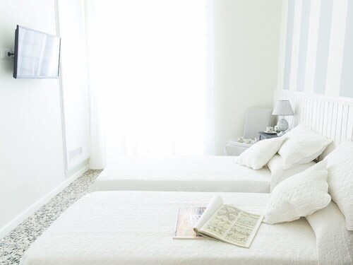 Lungomare Rooms & Charme