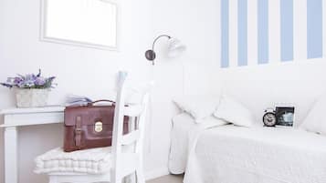 Sengetøy av topp kvalitet, minibar, safe på rommet og skrivebord