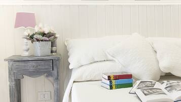 Sengetøy av topp kvalitet, minibar, safe på rommet og skrivebord