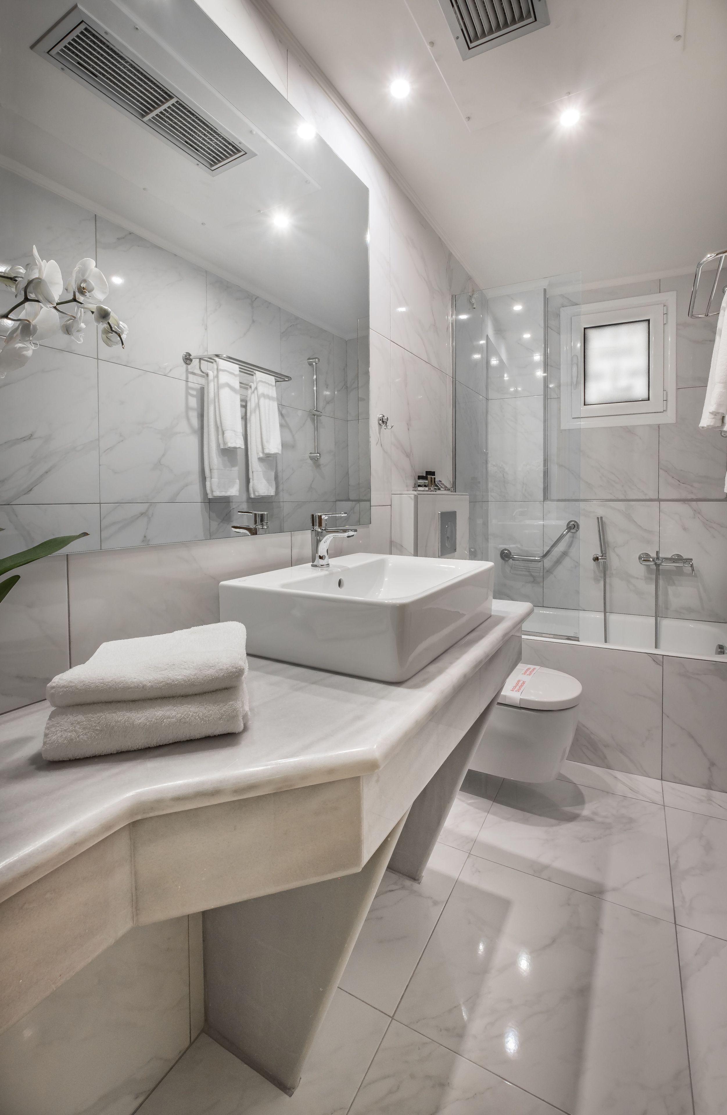 shower, free toiletries, hair dryer, slippers