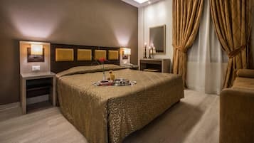 Triple Room | Minibar, in-room safe, free WiFi, bed sheets