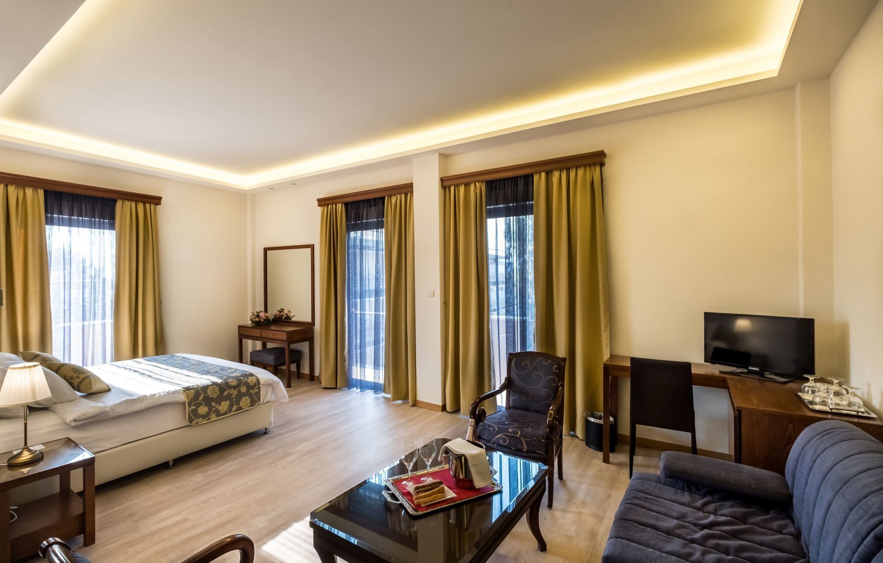 Minibar, in-room safe, free WiFi, bed sheets
