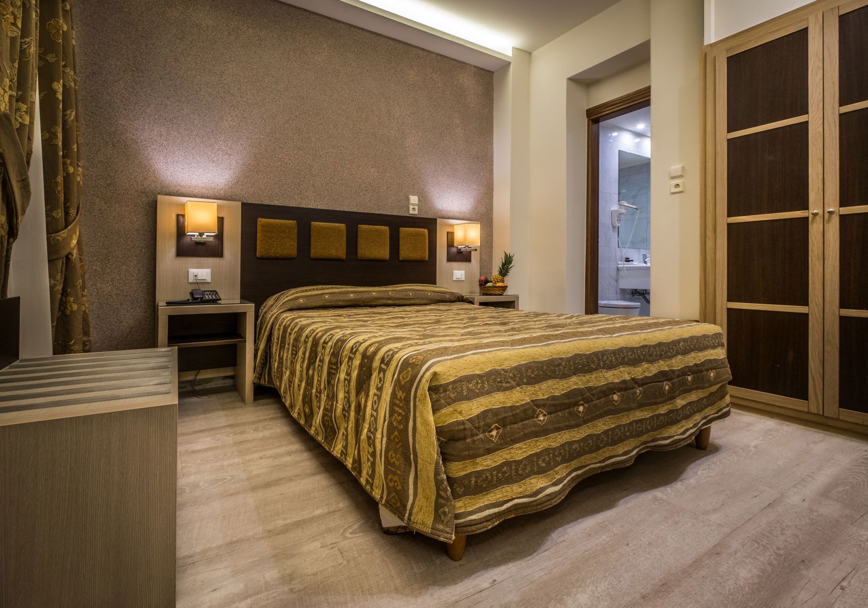 Minibar, in-room safe, free WiFi, bed sheets