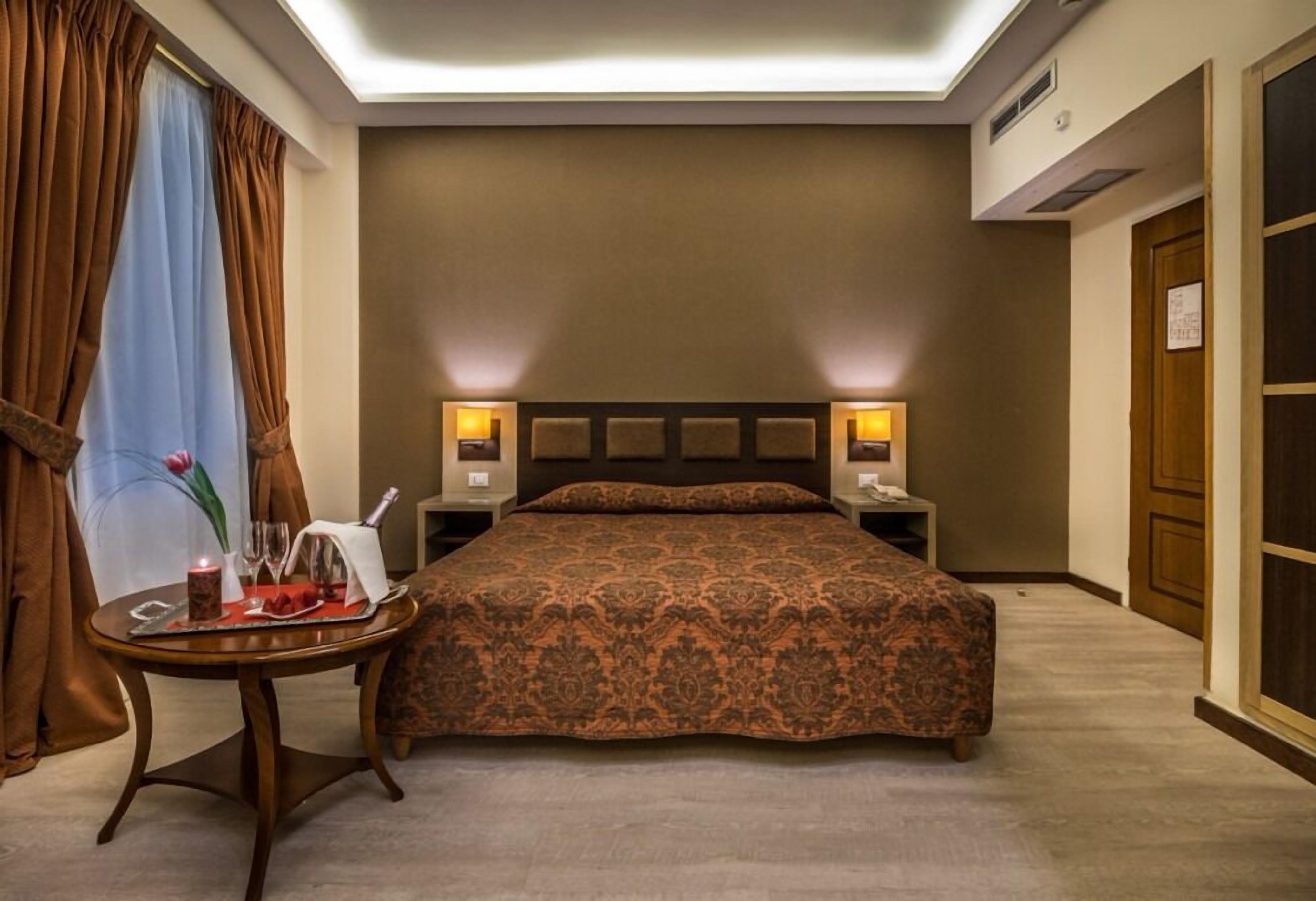 junior suite | 1 bedroom, minibar, in-room safe, free wifi