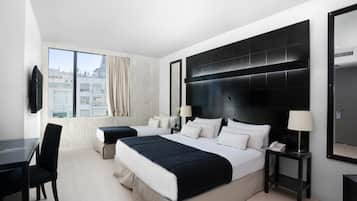 Tabla de planchar con plancha, wifi gratis y ropa de cama