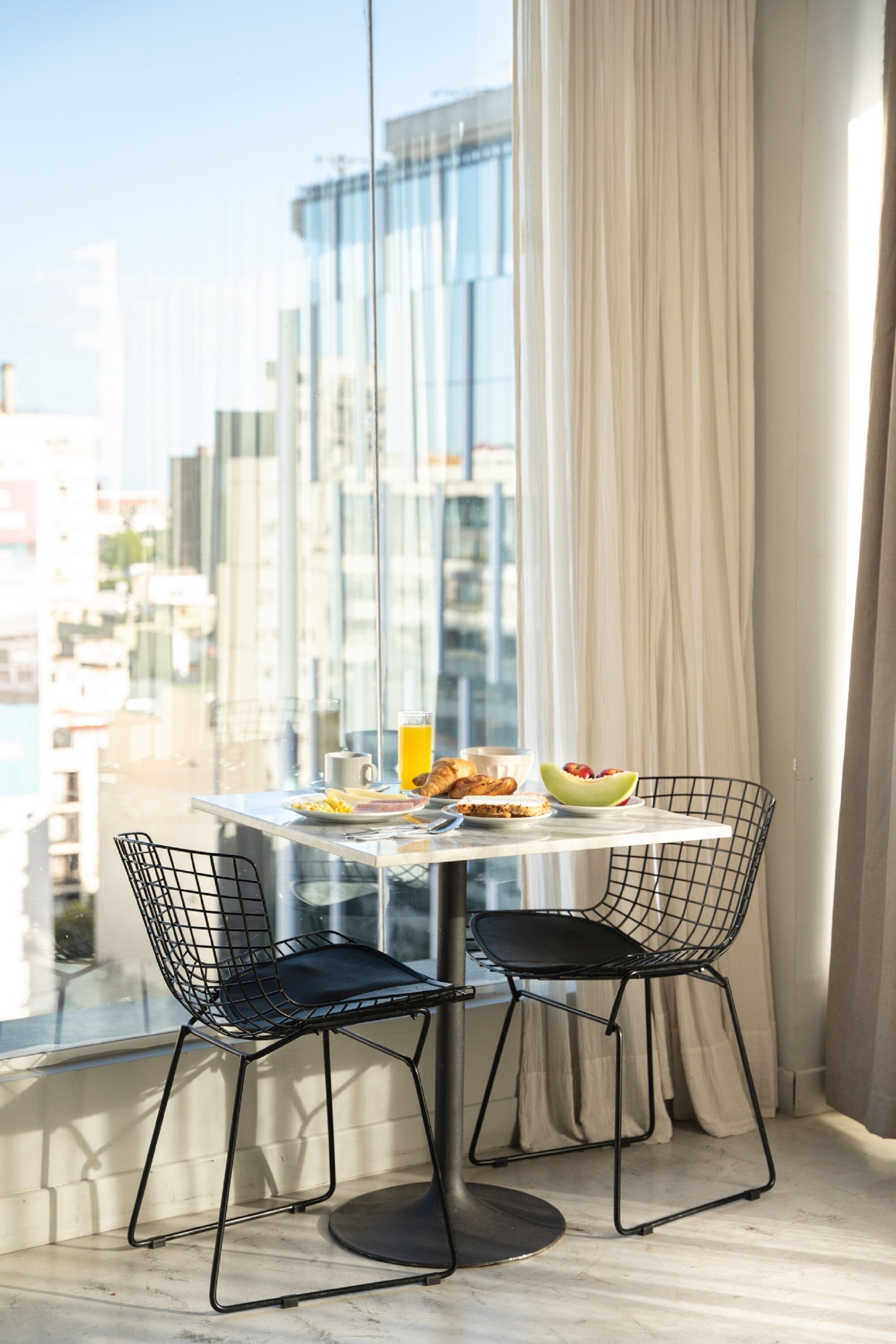 Bữa sáng kiểu Âu hàng ngày (13 USD/mỗi người) 