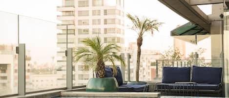 Seasonal outdoor pool