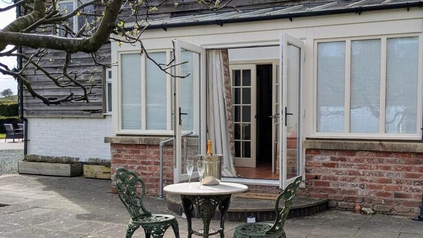 Småhus – deluxe, terrasse, hageutsikt | Utvendig detalj