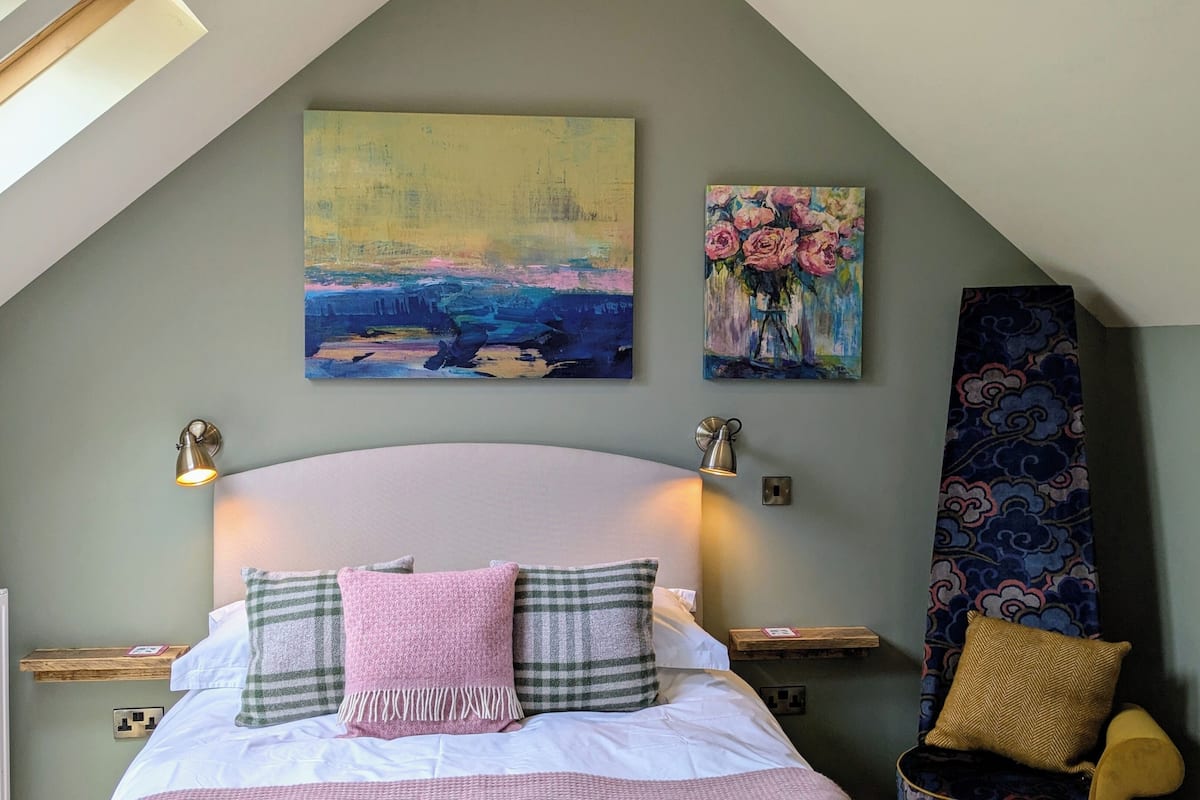 Egyptian cotton sheets, iron/ironing board (on request), WiFi (free)
