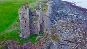 Property grounds - A Castle View B & B (Wick)