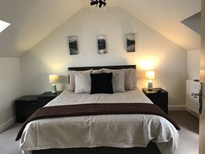 Double Room, 1 King Bed | Hypo-allergenic bedding, free WiFi