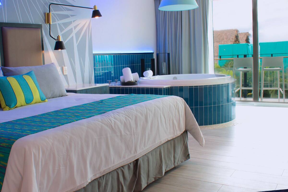 Mantamar XPA Suite at Mantamar Tower | Ropa de cama de alta calidad, minibar, caja fuerte y cortinas opacas