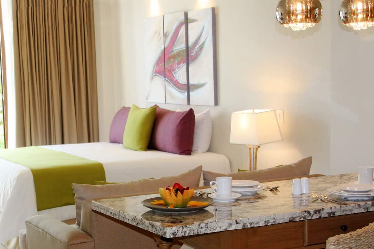 1 bedroom, premium bedding, minibar, in-room safe