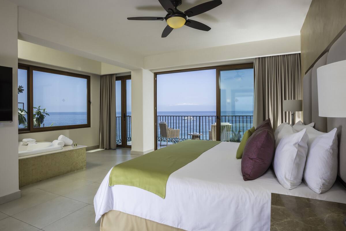 Grand Almar Jacuzzi and Terrace Full Ocean View | Vistas desde la habitación