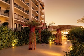 Run Of The House | 1 bedroom, premium bedding, minibar, in-room safe