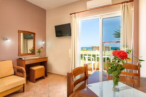 Estudio | Zona de estar | Una televisión