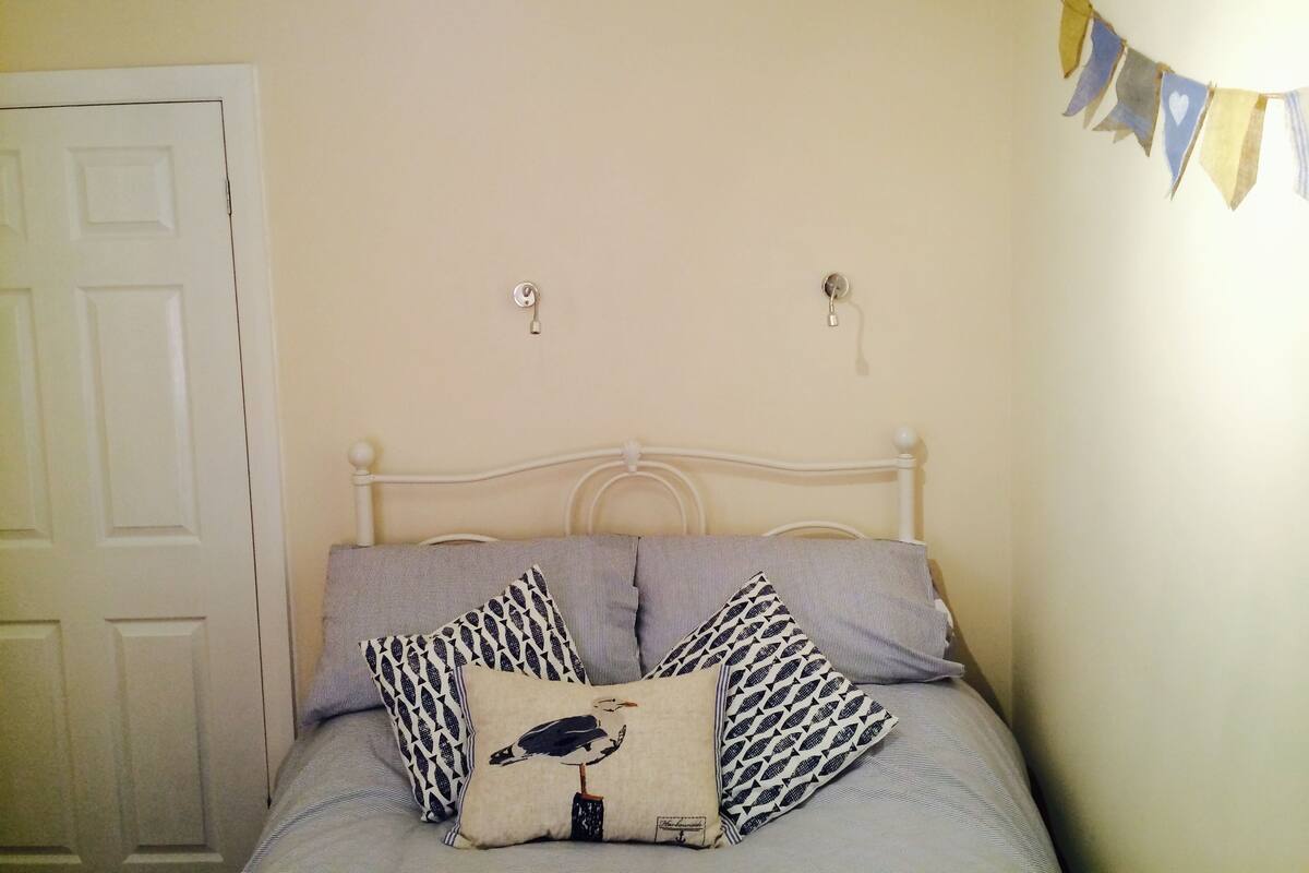 Luxury Apartment, 1 Bedroom, Patio, Beachside (Great Orme)