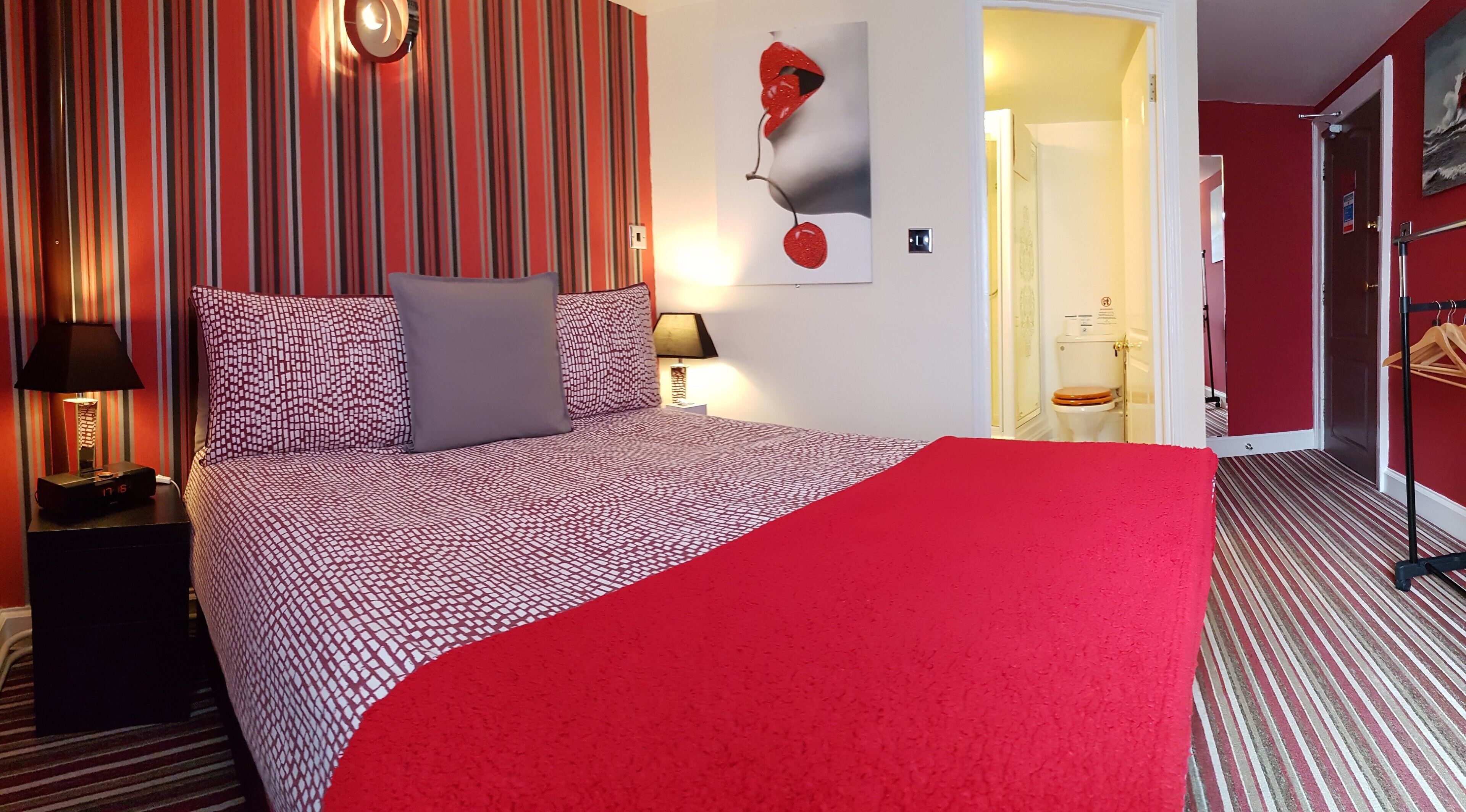 Deluxe Double Room, Ensuite (Cherry Room) | Individually decorated, individually furnished, desk, laptop workspace