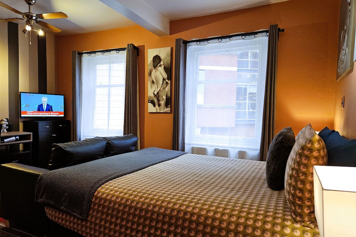 Superior-Doppelzimmer, mit Bad | Individuell dekoriert, individuell eingerichtet, Schreibtisch