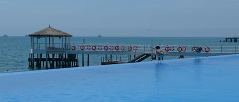 3 piscinas externas, piscina infinita