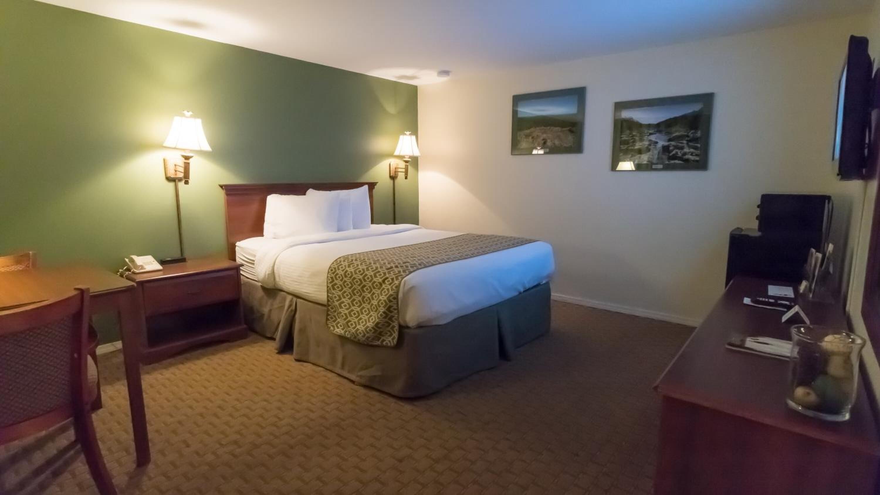 desk, blackout curtains, rollaway beds, free wifi