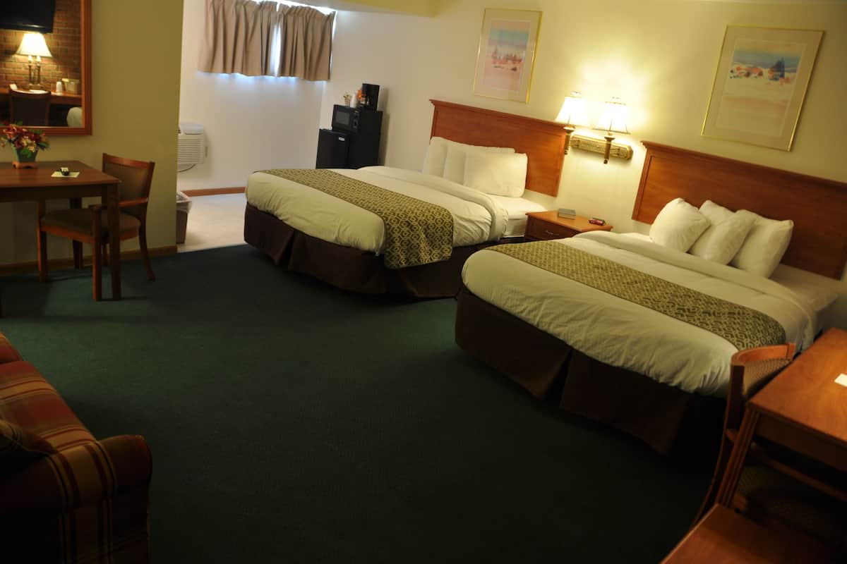 family triple room, refrigerator & microwave | desk, blackout curtains, rollaway beds, free wifi