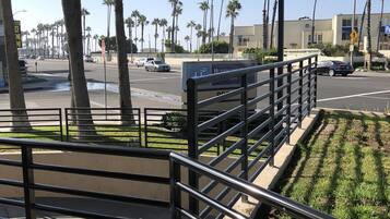 Rom, 1 kingsize-seng, havutsikt (Lower floor, Jacuzzi) | Terrasse/patio