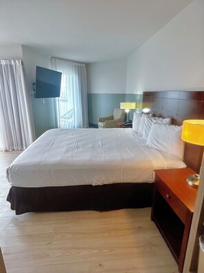 Room, 1 King Bed, Oceanfront (2nd Floor) - Huntington Beach Inn (Huntington Beach)