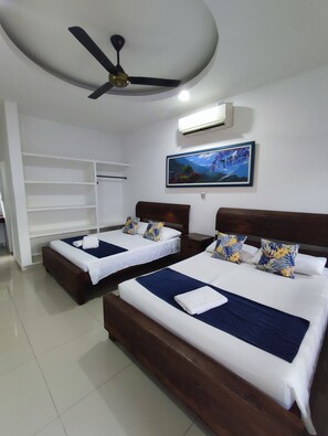 Ropa de cama de alta calidad y minibar 