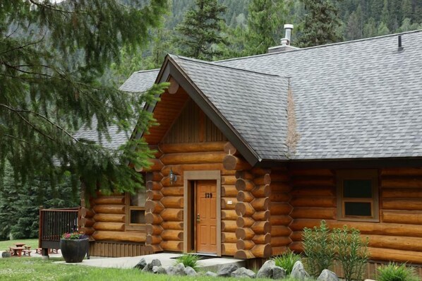 Three-Bedroom Executive Log Home