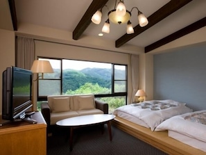 Chambre Standard avec lits jumeaux, non-fumeurs, vue lac | Couette en duvet d'oie, coffres-forts dans les chambres