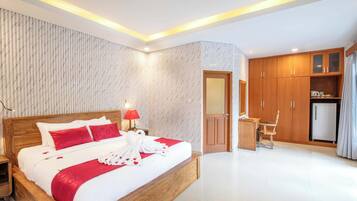 Chambre Junior, vue piscine